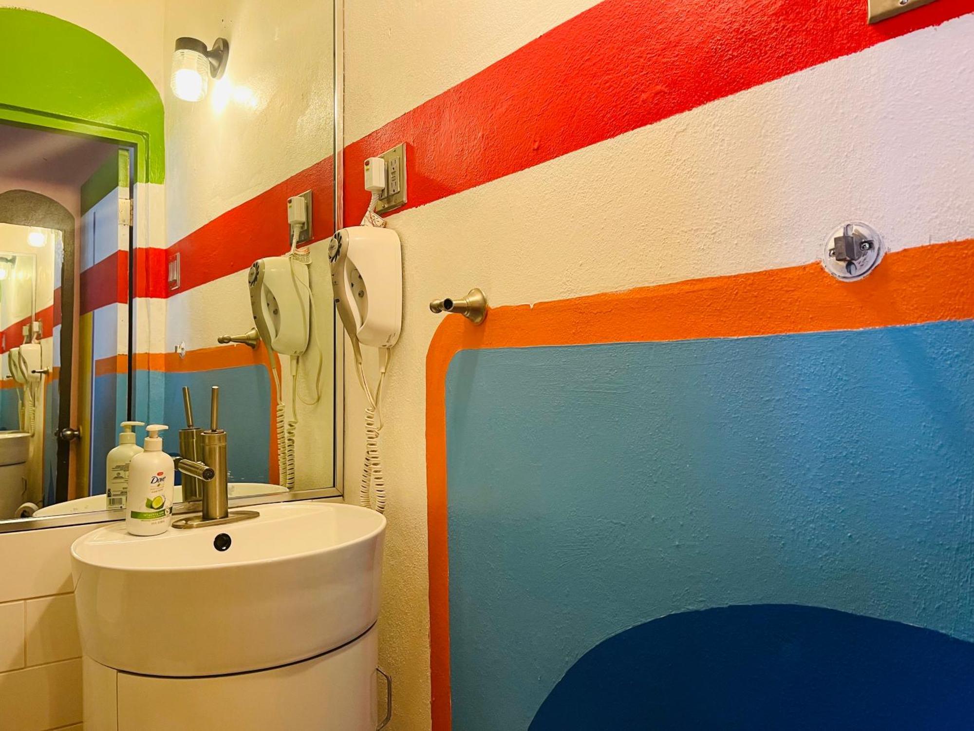Lower Price, More Style, Discount Studio In San Juan,Pr, Beach, Free Bikes (Adults Only) Eksteriør billede