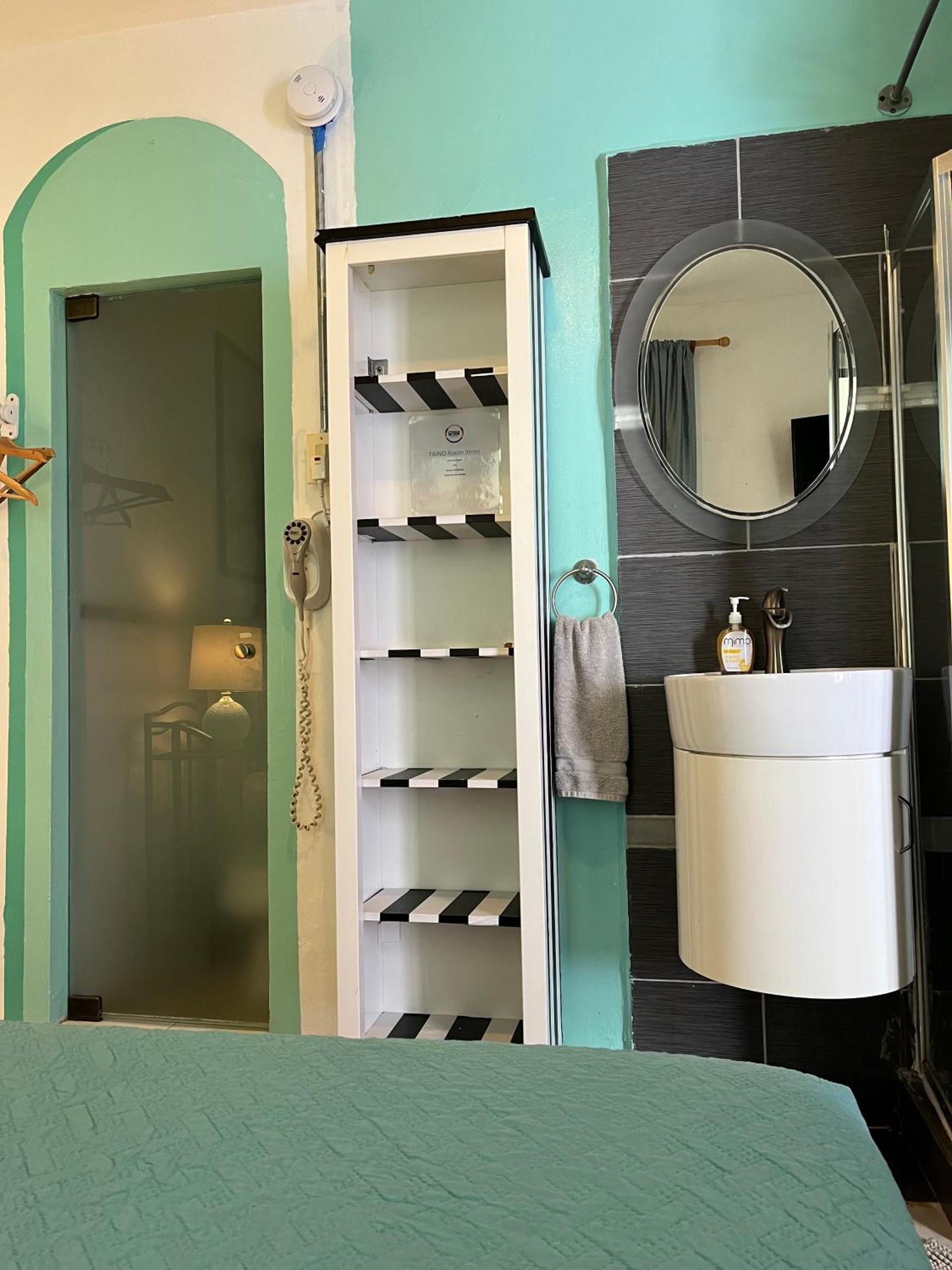 Lower Price, More Style, Discount Studio In San Juan,Pr, Beach, Free Bikes (Adults Only) Eksteriør billede